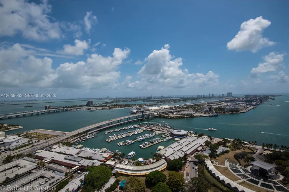 244 Biscayne Blvd #3902 Miami, FL 33132