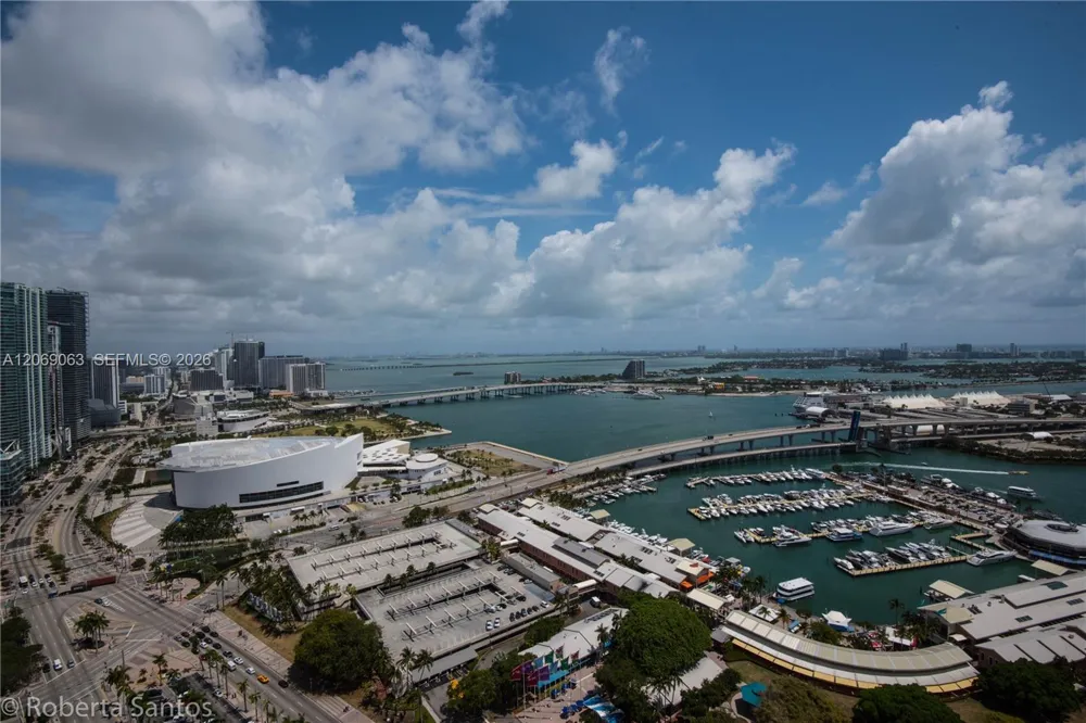 244 Biscayne Blvd #3902 Miami, FL 33132