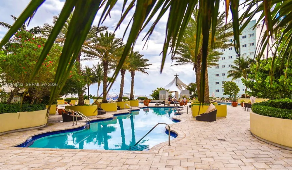 244 Biscayne Blvd #3902 Miami, FL 33132