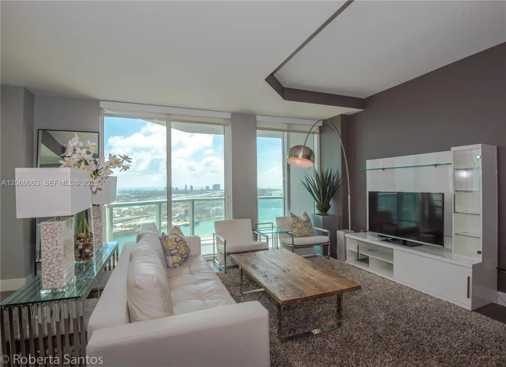 244 Biscayne Blvd #3902 Miami, FL 33132