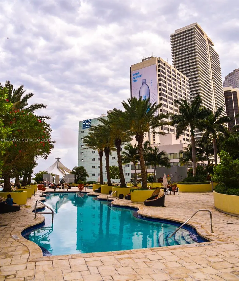 244 Biscayne Blvd #3902 Miami, FL 33132
