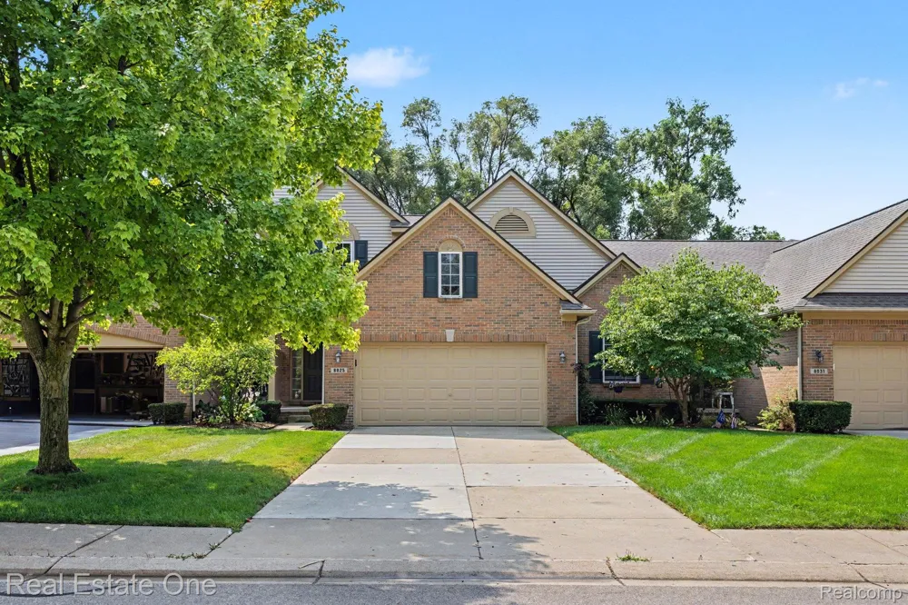 8025 Springdale Drive #48 White Lake Charter Township, MI 48386