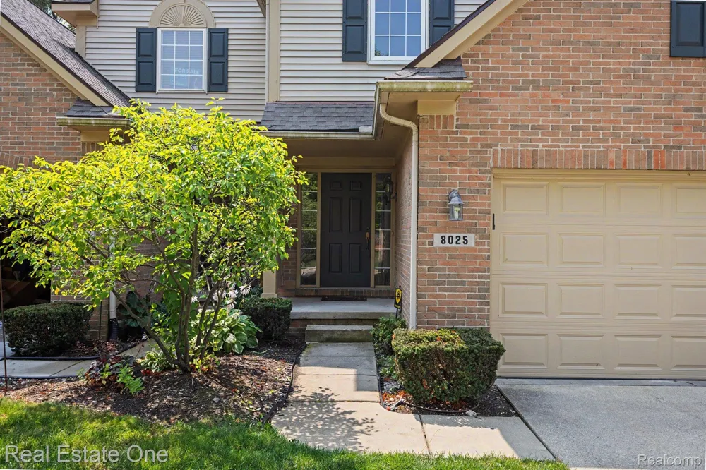 8025 Springdale Drive #48 White Lake Charter Township, MI 48386