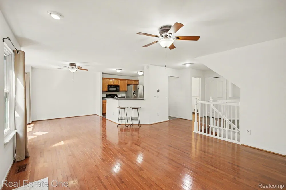 8025 Springdale Drive #48 White Lake Charter Township, MI 48386