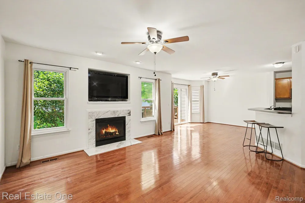 8025 Springdale Drive #48 White Lake Charter Township, MI 48386