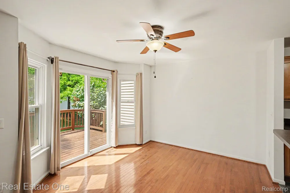 8025 Springdale Drive #48 White Lake Charter Township, MI 48386