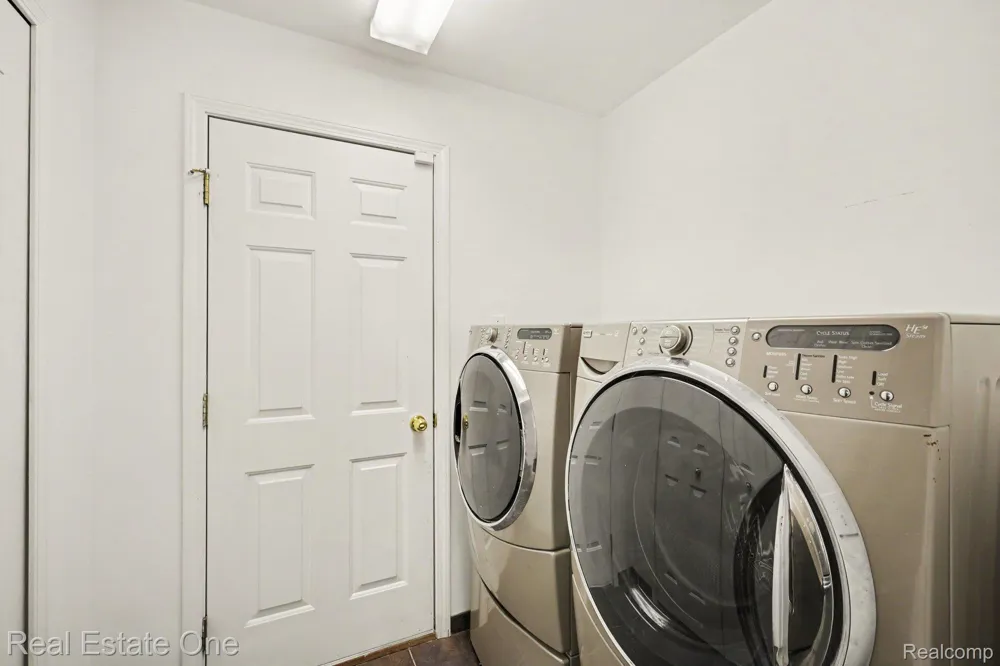 8025 Springdale Drive #48 White Lake Charter Township, MI 48386
