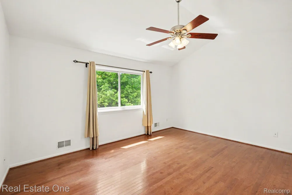 8025 Springdale Drive #48 White Lake Charter Township, MI 48386