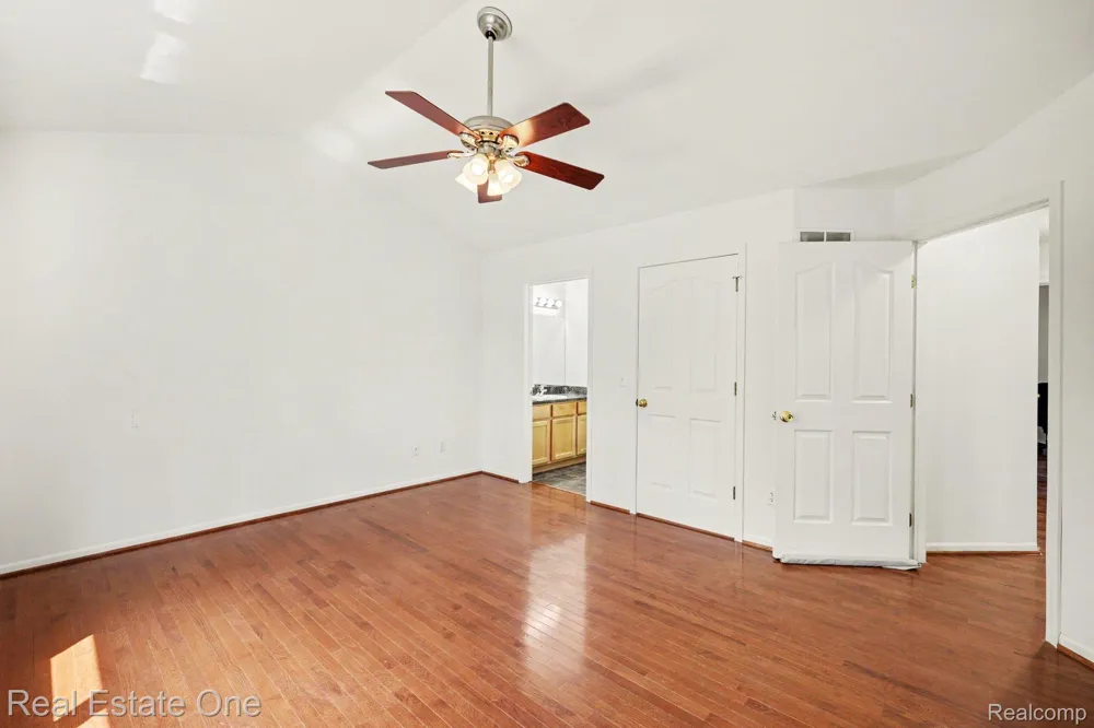 8025 Springdale Drive #48 White Lake Charter Township, MI 48386