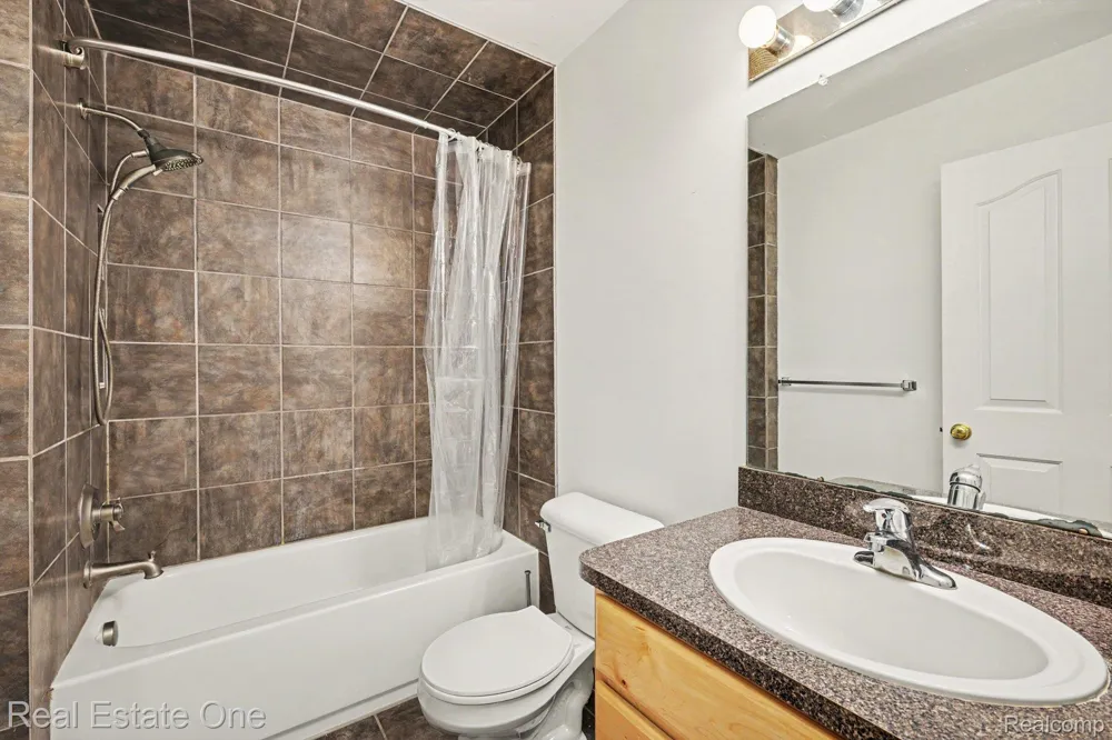 8025 Springdale Drive #48 White Lake Charter Township, MI 48386