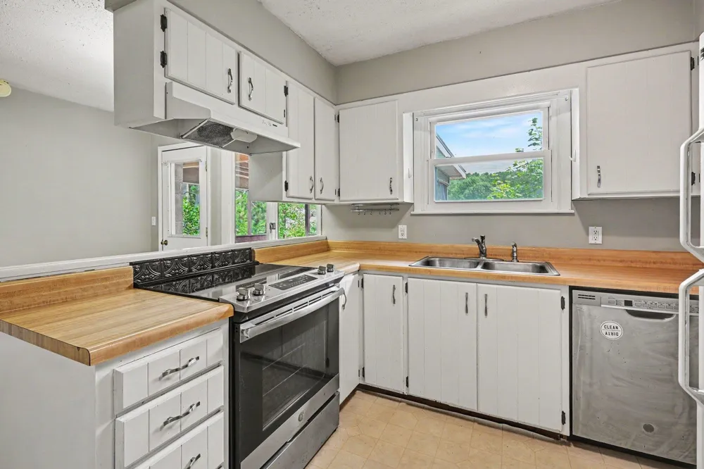 3480 E Long Lake Road Long Lake Township, MI 49685