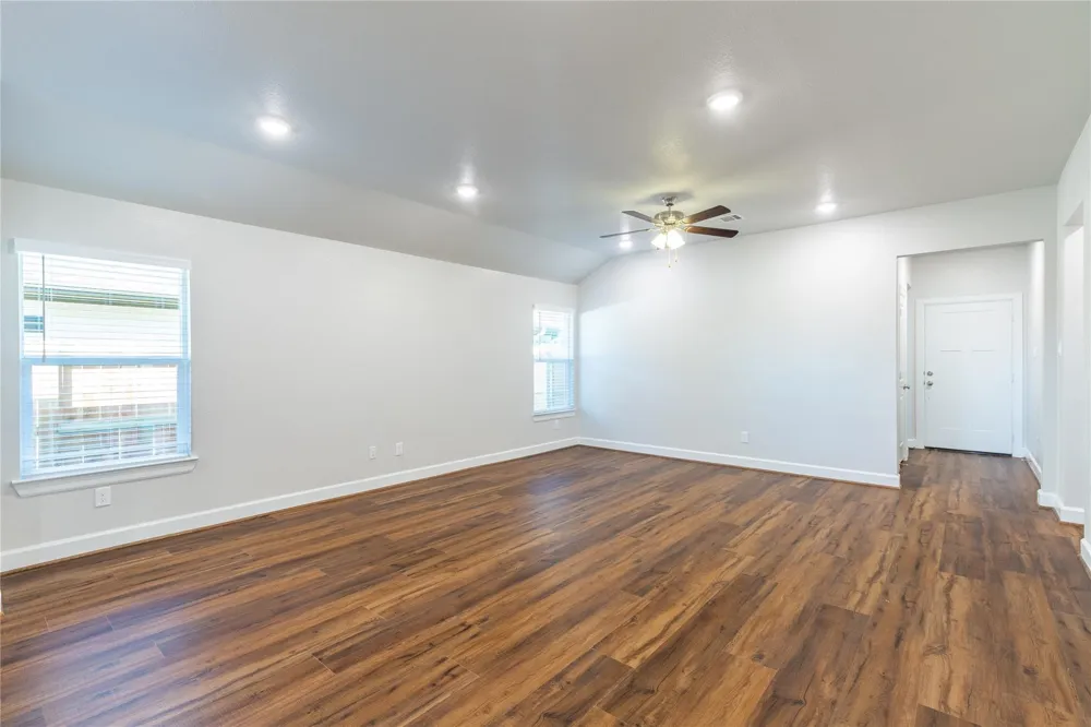 815 Roosevelt Navasota, TX 77868