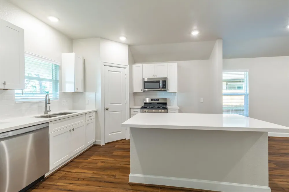 815 Roosevelt Navasota, TX 77868
