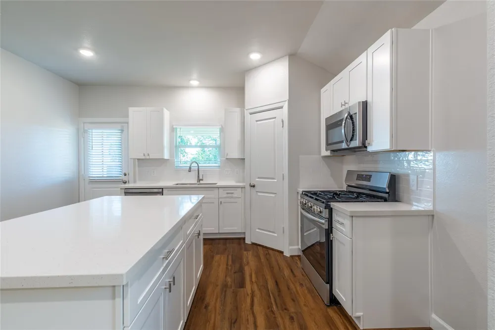 815 Roosevelt Navasota, TX 77868