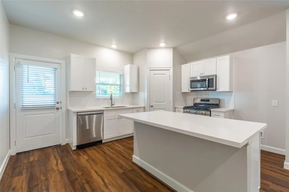 815 Roosevelt Navasota, TX 77868