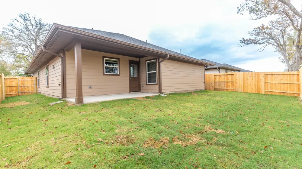 815 Roosevelt Navasota, TX 77868