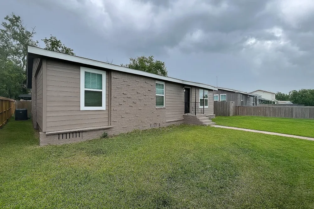 3 Becca Court #B Brookshire, TX 77423