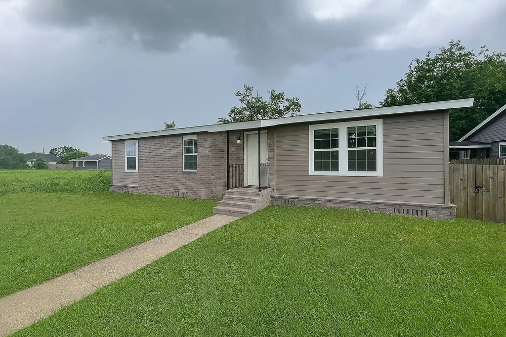 3 Becca Court #B Brookshire, TX 77423