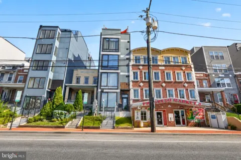 611 KENNEDY STREET NW #C02