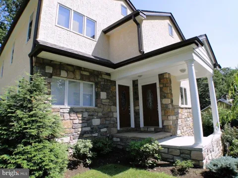 115 MORTON AVENUE #2ND FLOOR - UNIT C