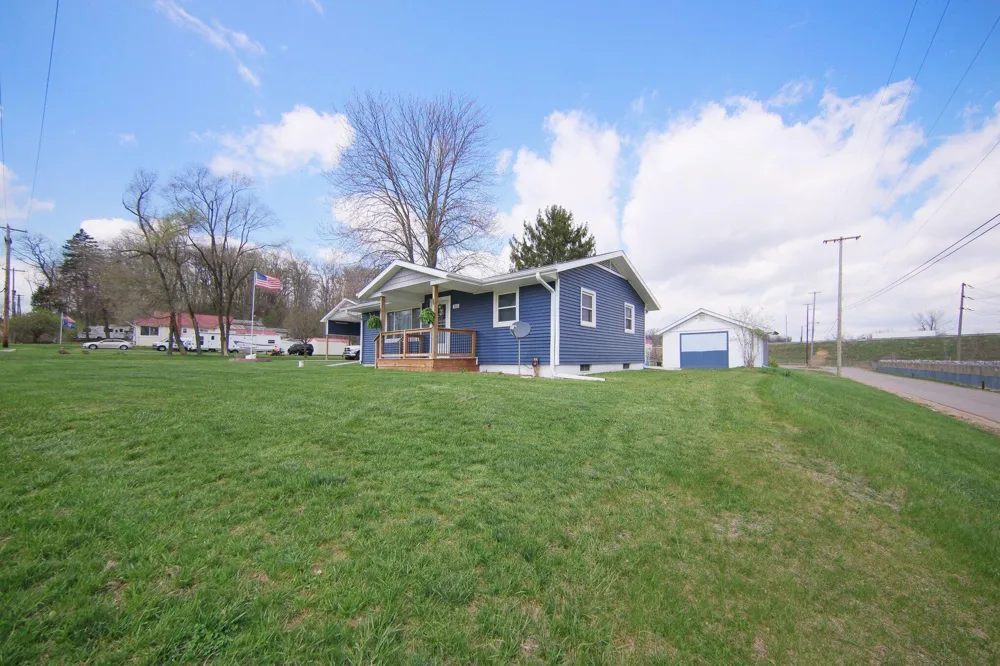 302 Hillsdale Street Blackman Charter Township, MI 49202