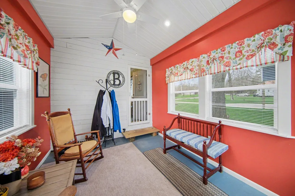 302 Hillsdale Street Blackman Charter Township, MI 49202