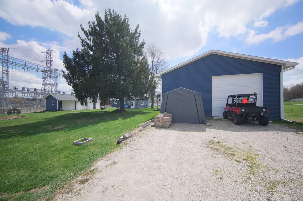 302 Hillsdale Street Blackman Charter Township, MI 49202