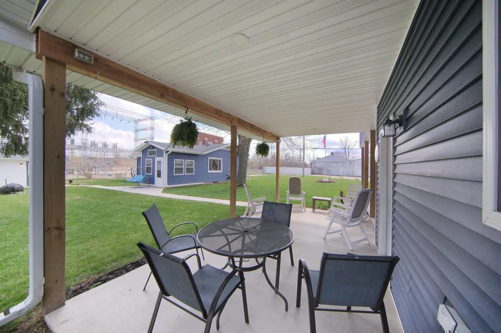 302 Hillsdale Street Blackman Charter Township, MI 49202