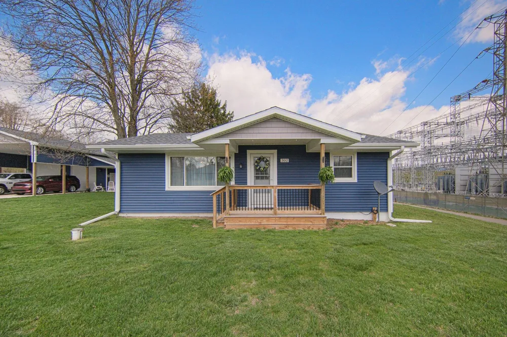 302 Hillsdale Street Blackman Charter Township, MI 49202
