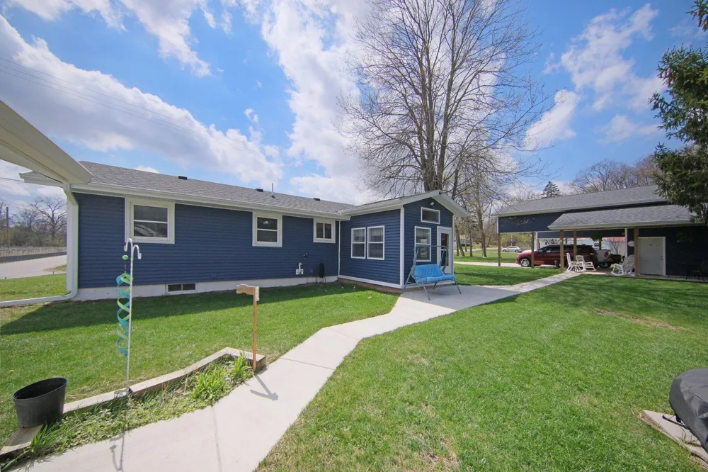 302 Hillsdale Street Blackman Charter Township, MI 49202
