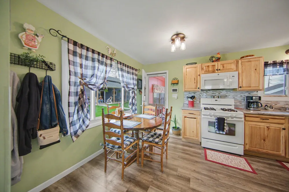 302 Hillsdale Street Blackman Charter Township, MI 49202