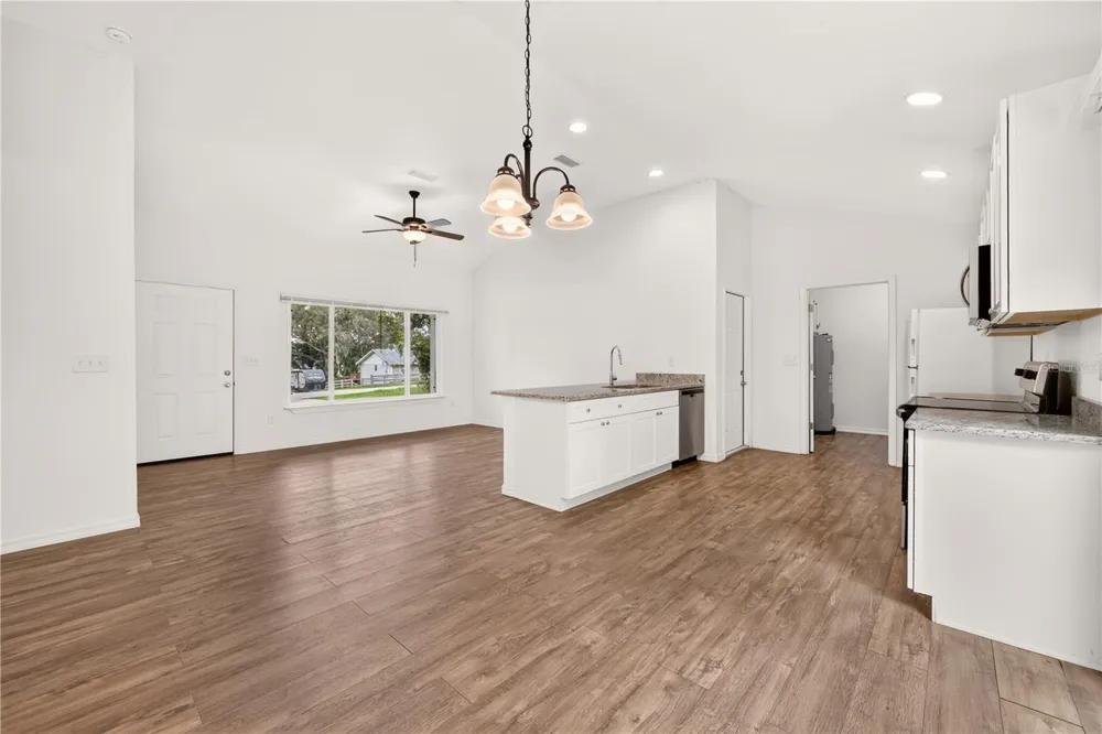 6255 SE 165TH COURT Ocklawaha, FL 32179