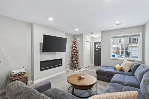 25584 3rd Street W