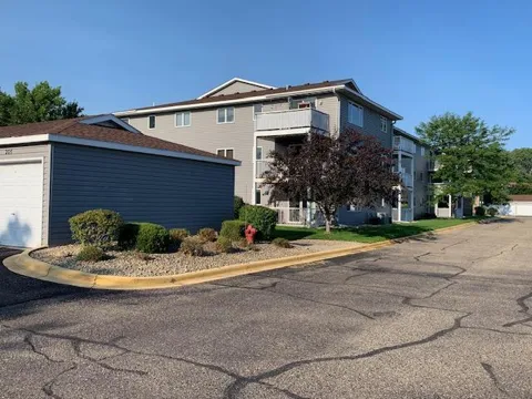 880 Lyn Way #204