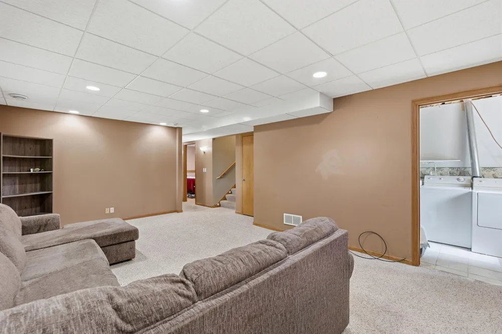 30936 Marigold Lane Lindstrom, MN 55045