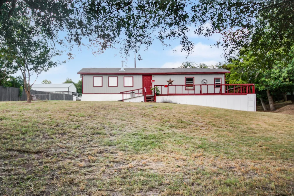 121 Pawnee Trail Weatherford, TX 76087