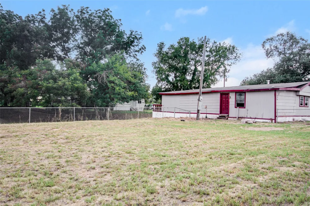 121 Pawnee Trail Weatherford, TX 76087