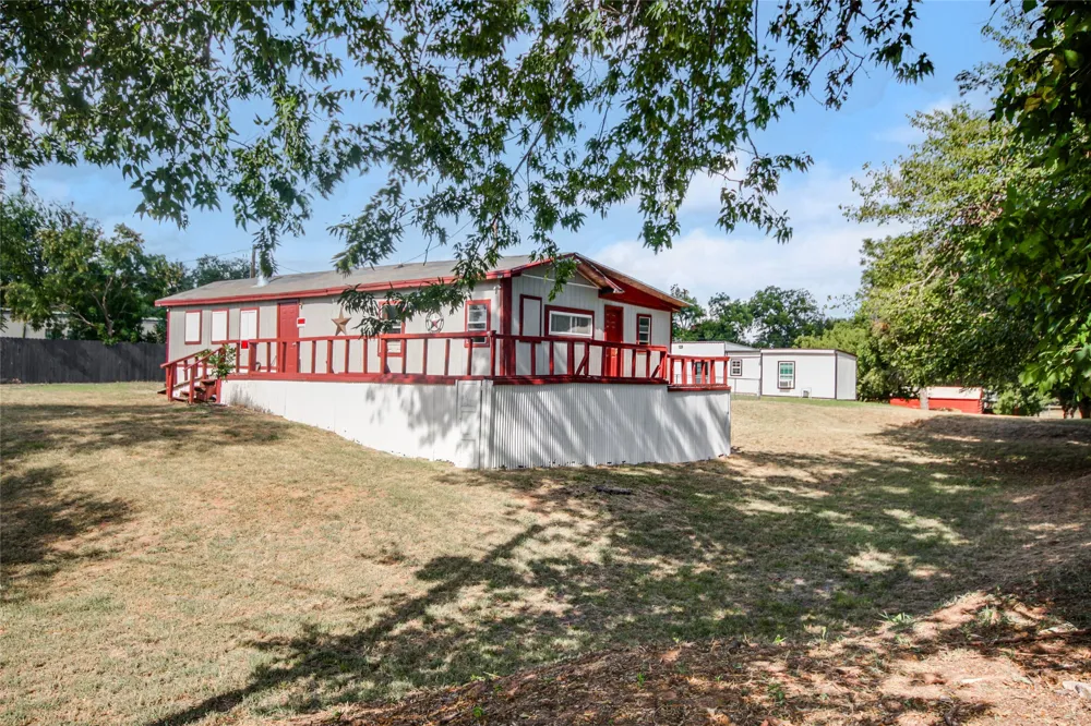 121 Pawnee Trail Weatherford, TX 76087
