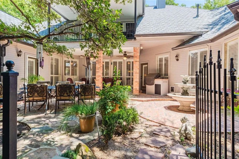 301 W Mill Valley Drive Colleyville, TX 76034