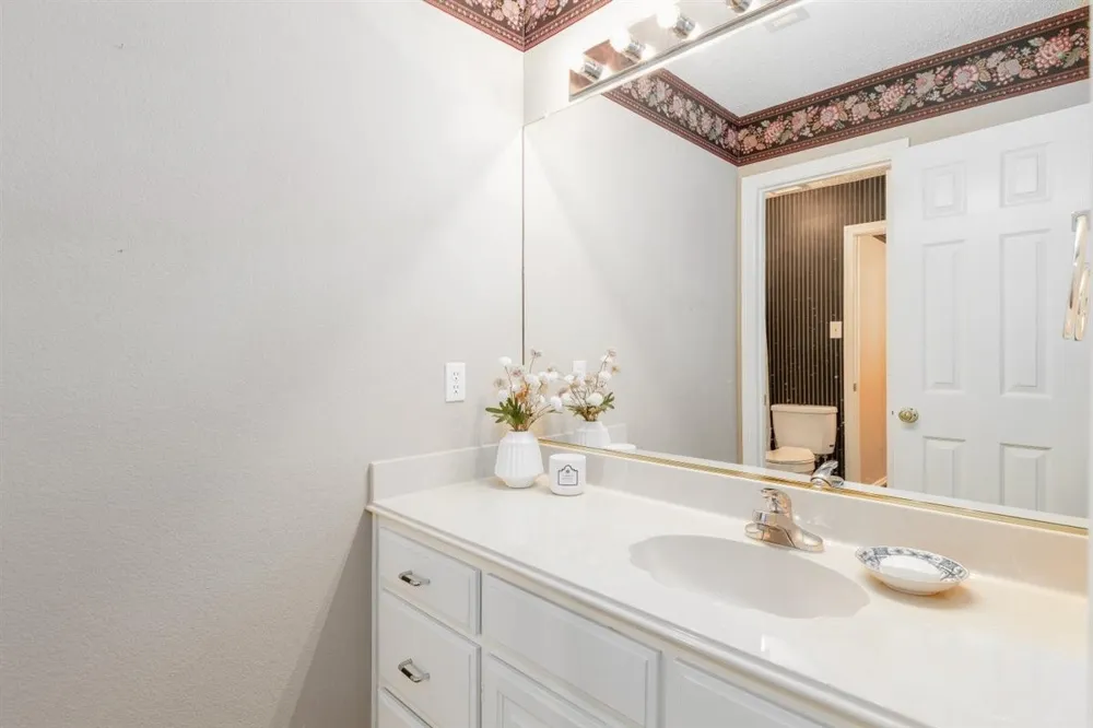 301 W Mill Valley Drive Colleyville, TX 76034