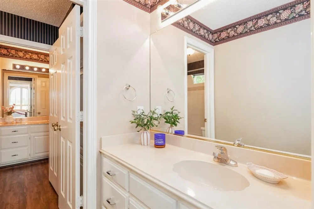 301 W Mill Valley Drive Colleyville, TX 76034
