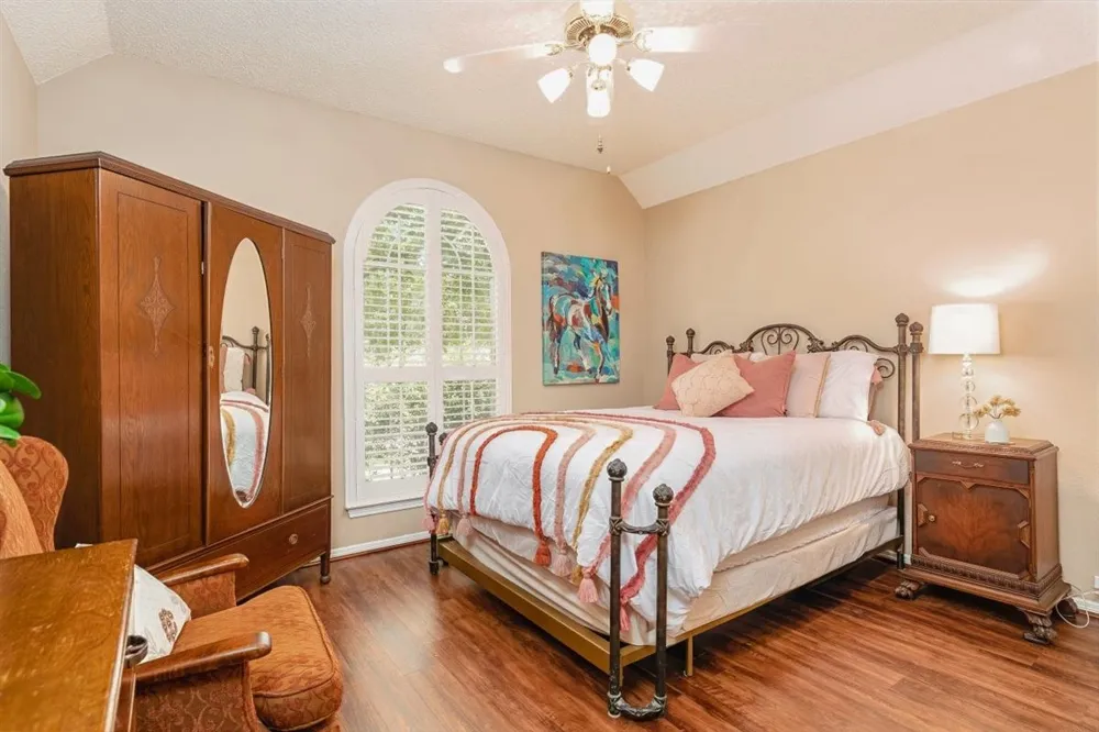 301 W Mill Valley Drive Colleyville, TX 76034