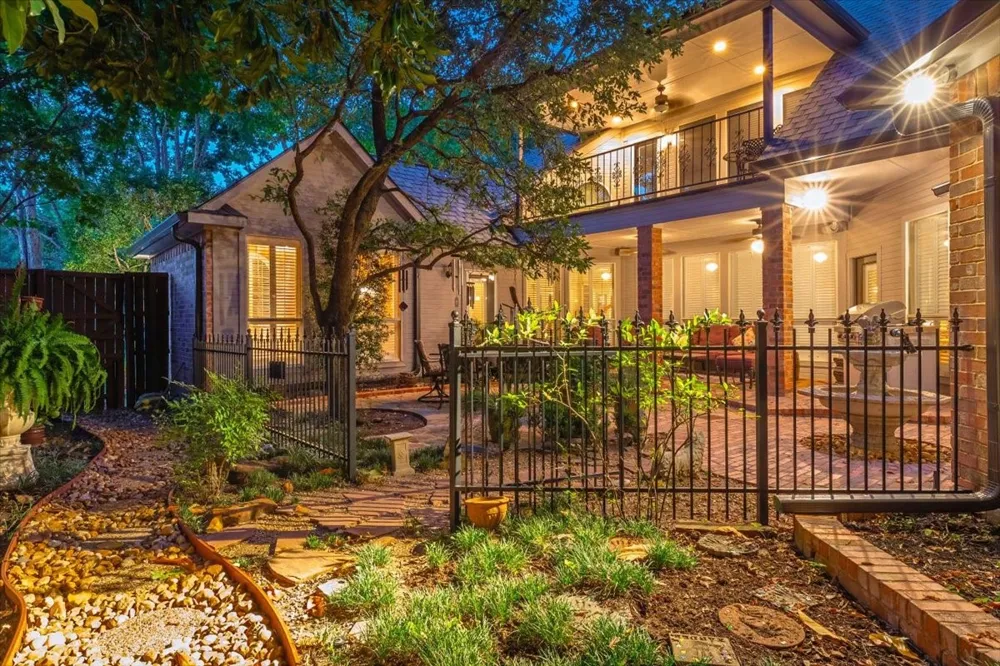 301 W Mill Valley Drive Colleyville, TX 76034