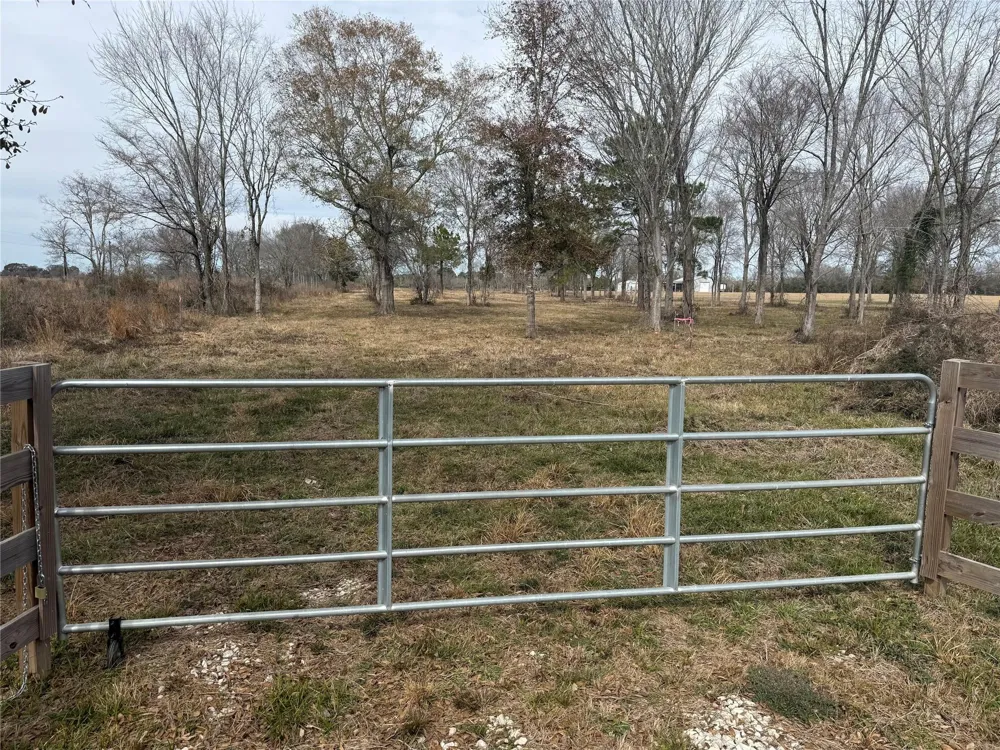 32186 Howell Road Waller, TX 77484