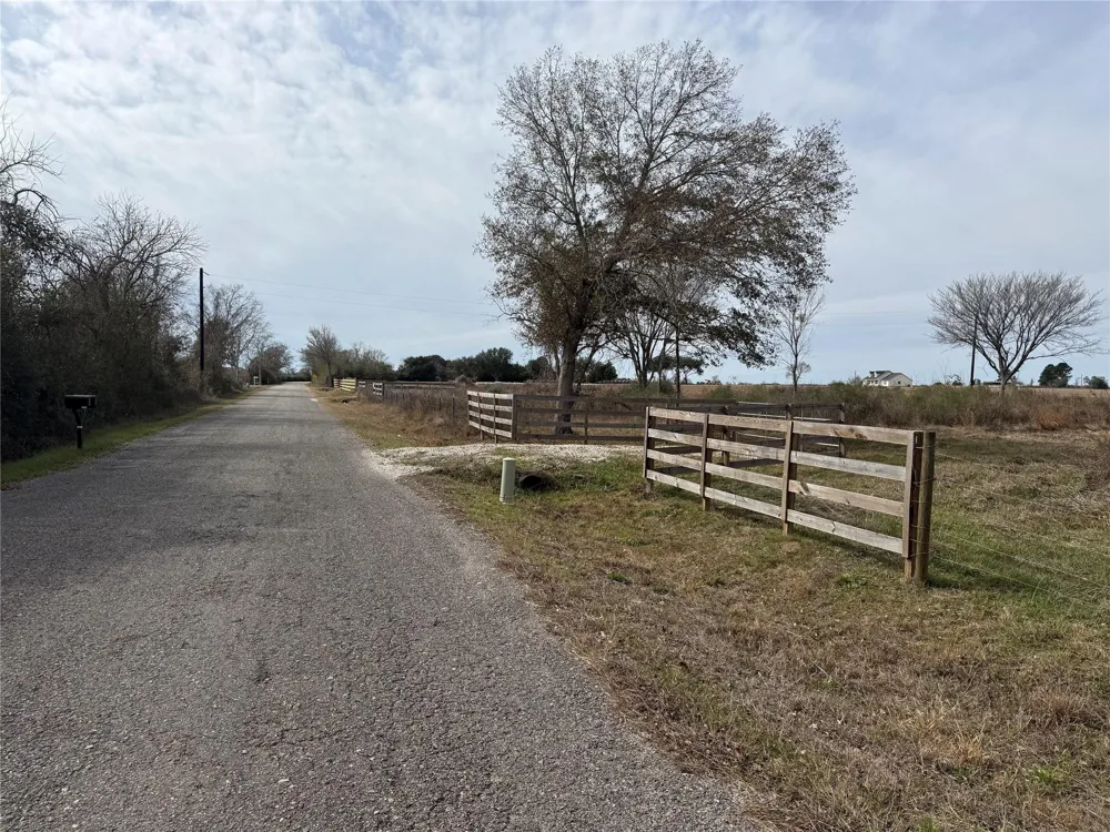 32186 Howell Road Waller, TX 77484