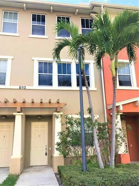 810 Marina Del Ray Lane #5