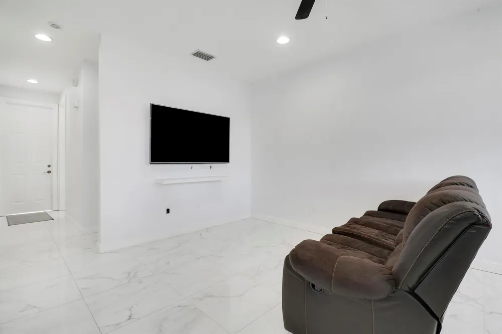 880 Millbrae Court #3 West Palm Beach, FL 33401