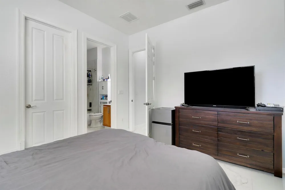 880 Millbrae Court #3 West Palm Beach, FL 33401