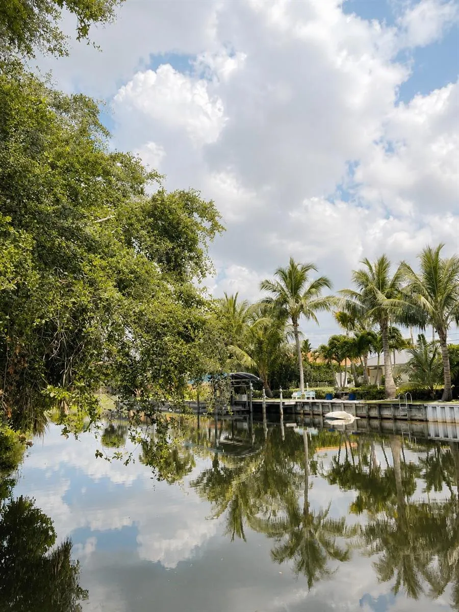 2457 Waterside Drive Lake Worth, FL 33461