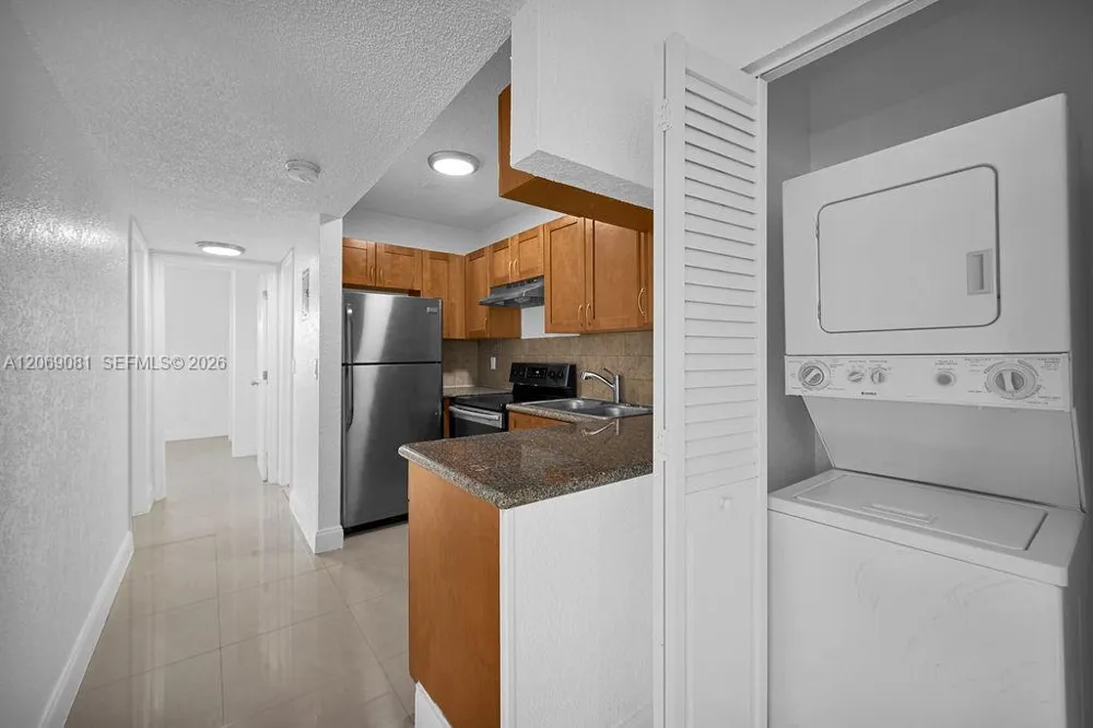 6953 SW 7th St Margate, FL 33068